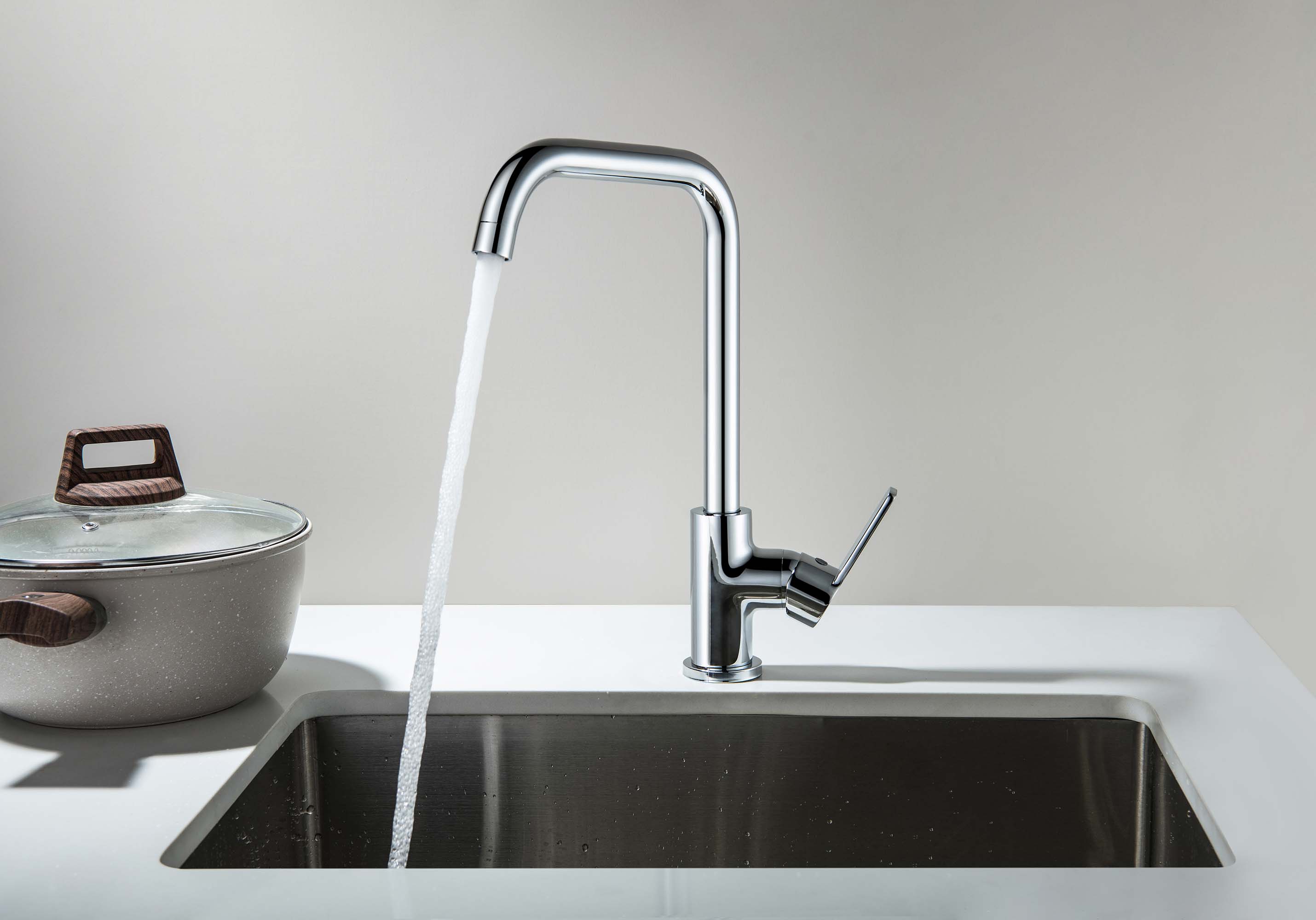 Смеситель для кухни Лугано AQ1781CR хром Aquatek